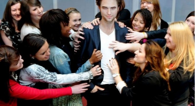 Robert Pattinson